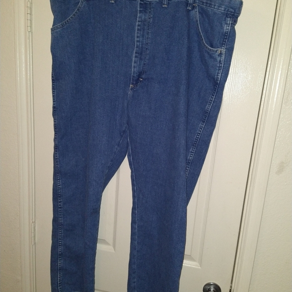 Wrangler Premium Quality Blue Medium Wash Regular Fit Denim Jeans Men's sz 46x30 - Picture 1 of 7